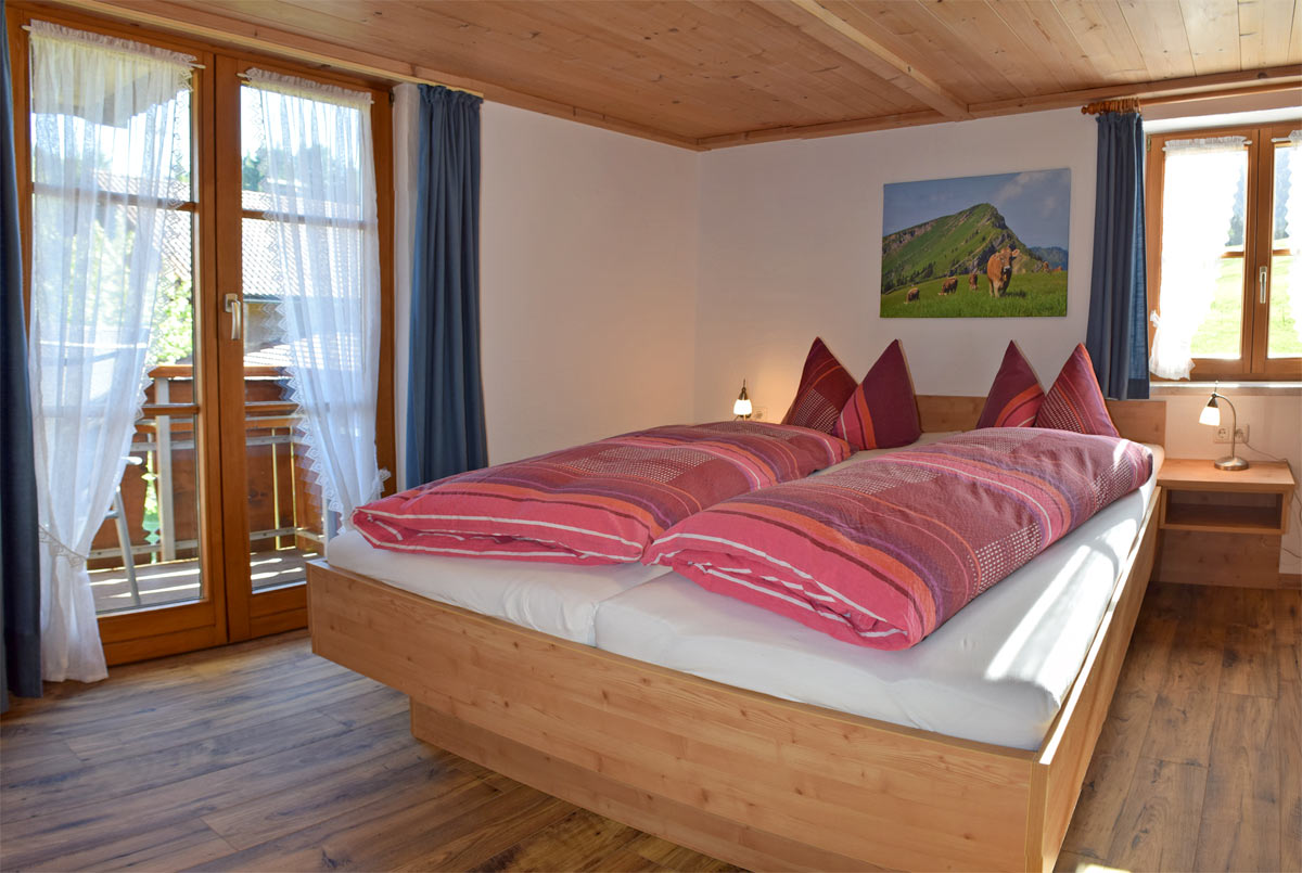 Großes Doppelbett